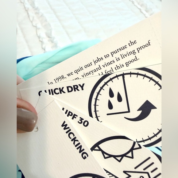 New Vineyard Vines Rashguard Long Sleeve Youth Kids Size Small Crystal Blue UPF - Picture 4 of 4